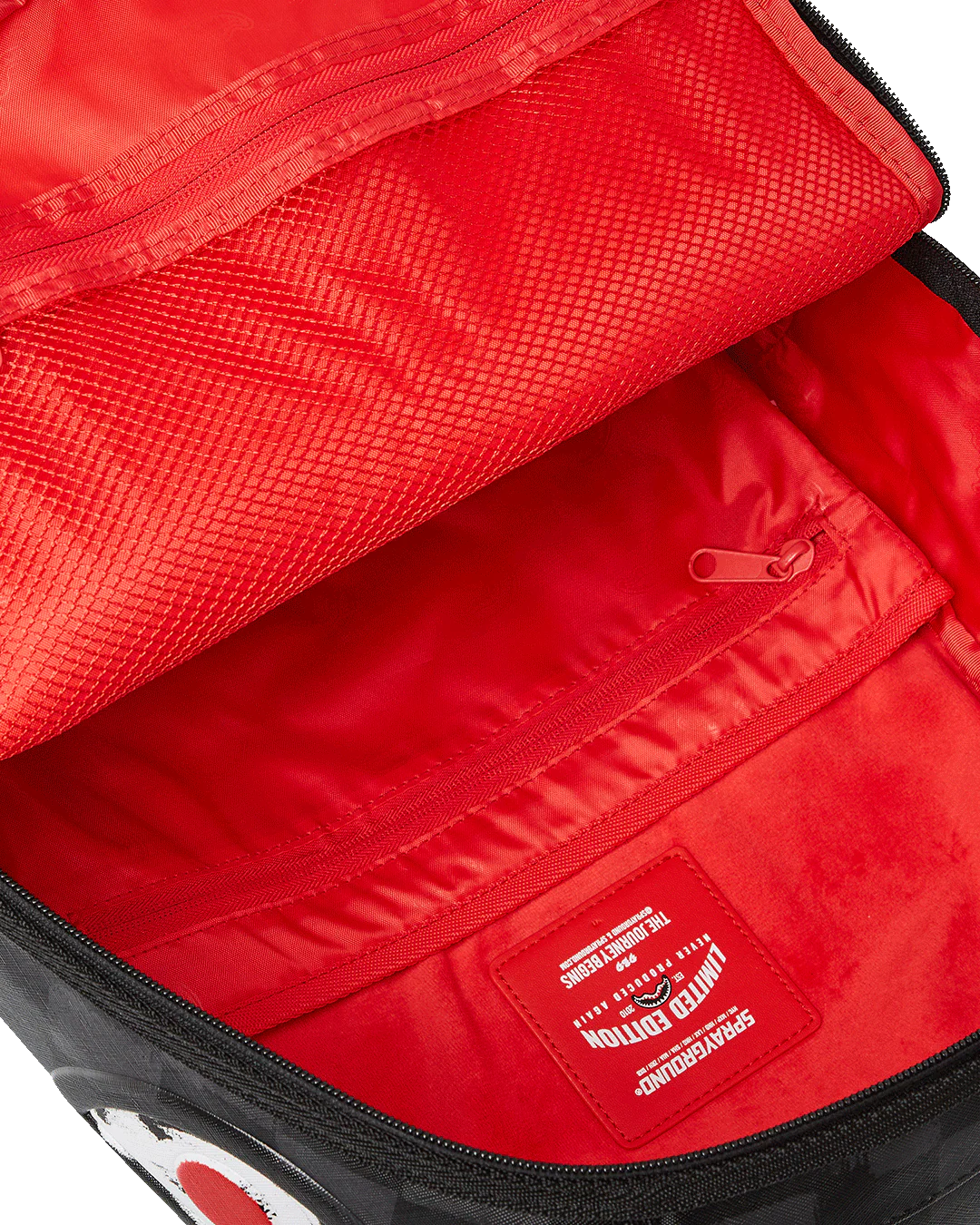 Peanuts Snoopy Painting Shark DLXSV