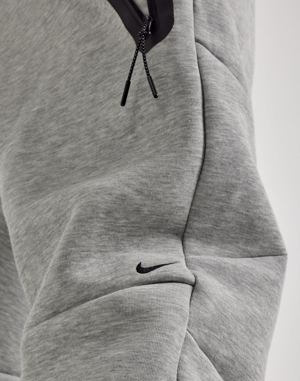 NIKE TECH FLEECE JOGGERS GREY