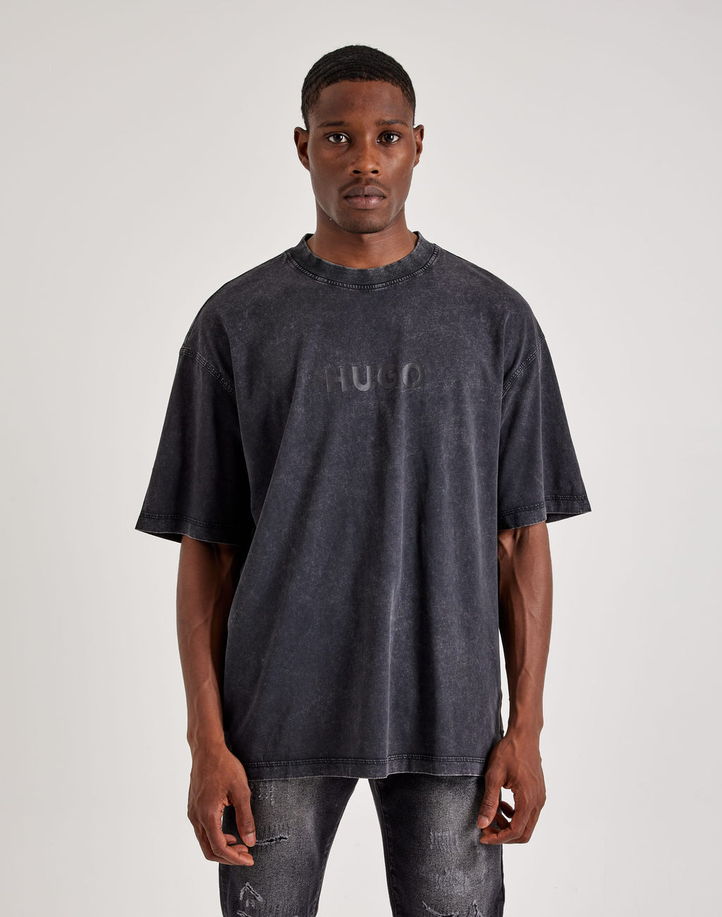 Hugo Nebute Tee