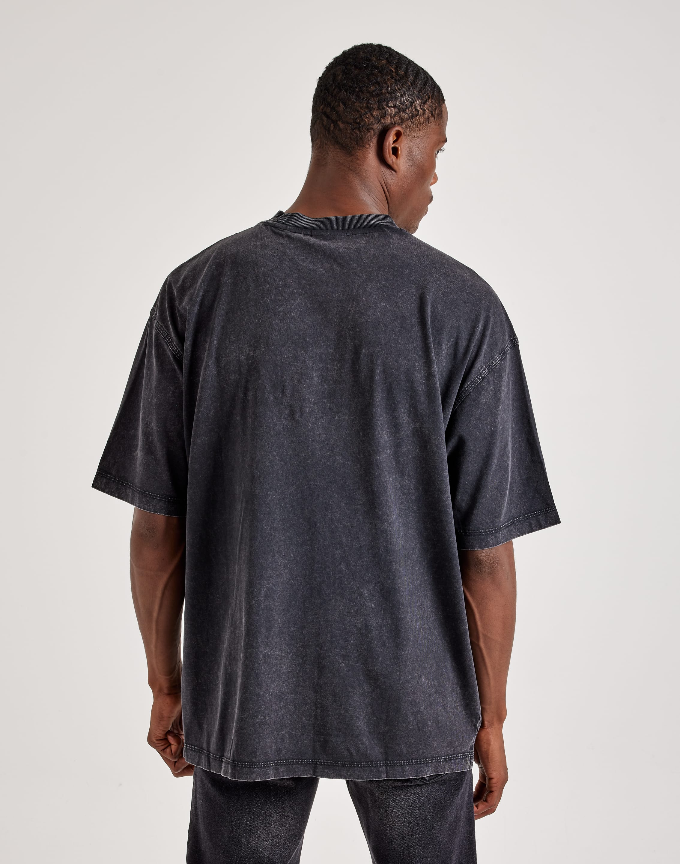 Hugo Nebute Tee