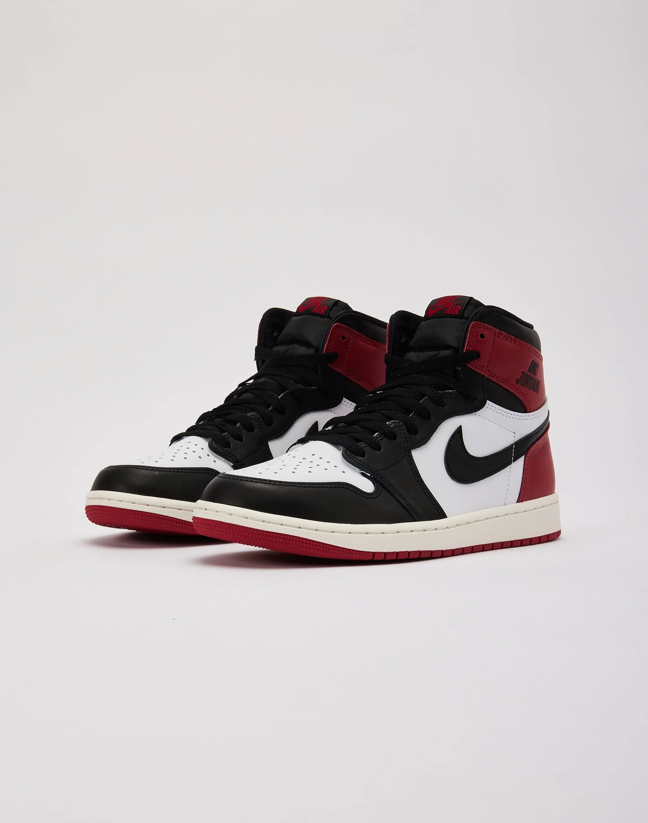 Jordan Air Jordan 1 Retro High OG 'Black Toe Reimagined'