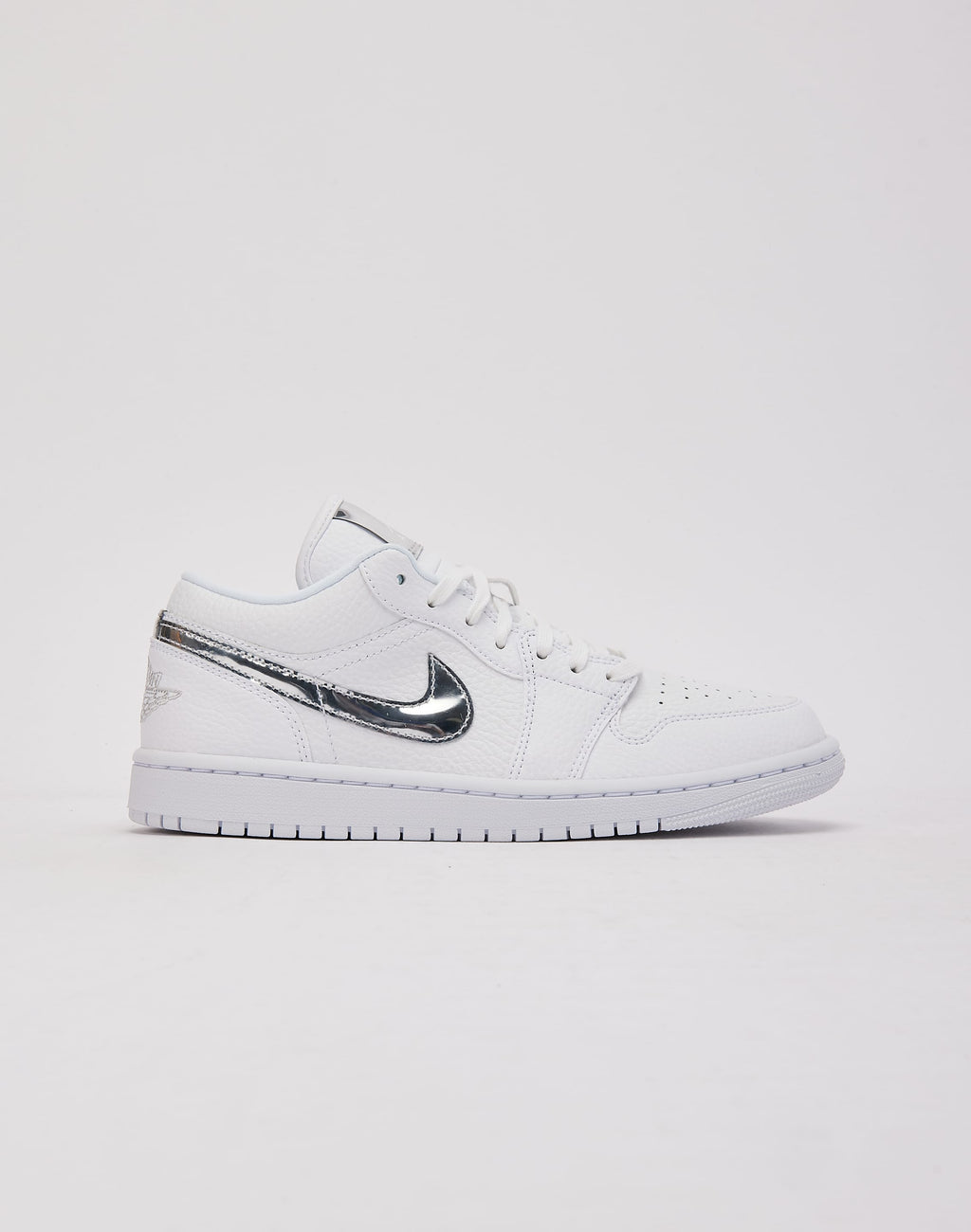 JORDAN AIR JORDAN 1 LOW SE WHITE (MUJER)