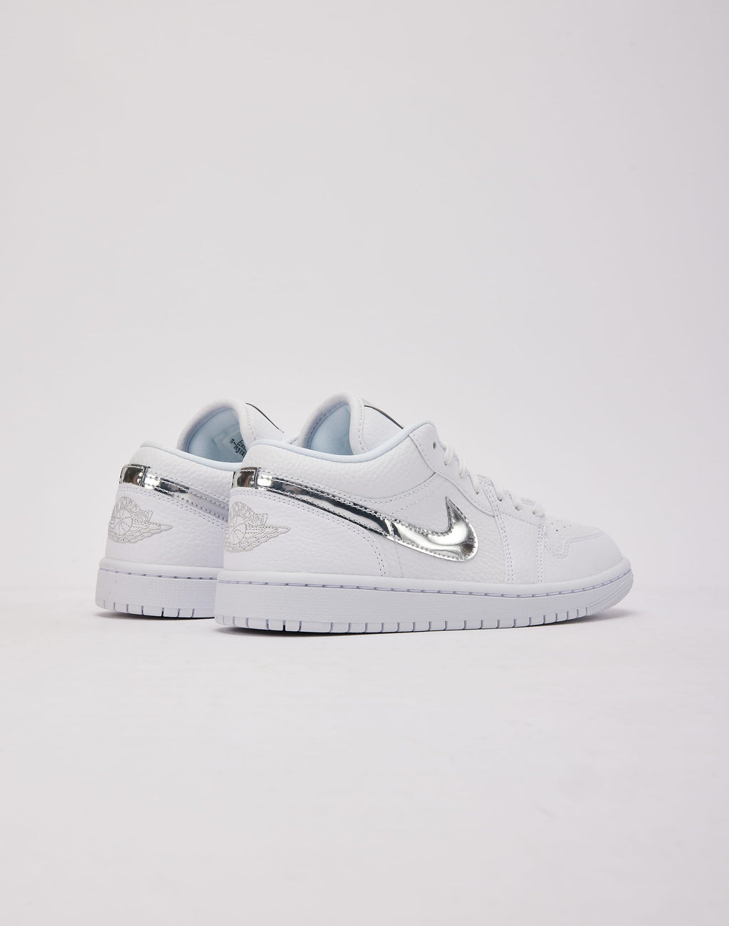 JORDAN AIR JORDAN 1 LOW SE WHITE (MUJER)