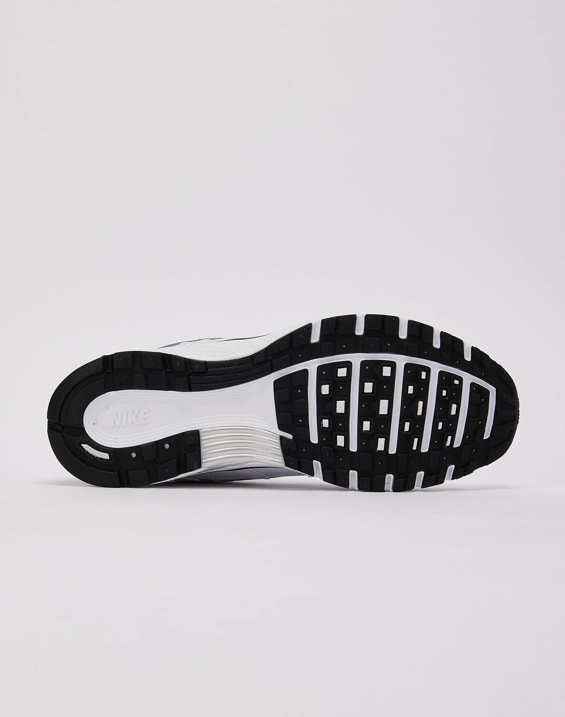Nike P-6000