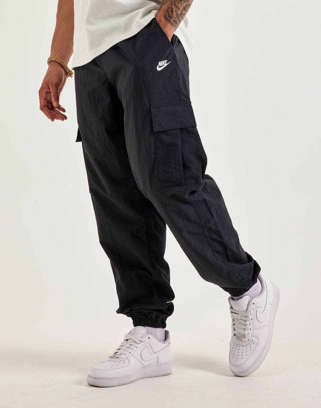 NIKE CLUB WOVEN CARGO PANTS BLACK