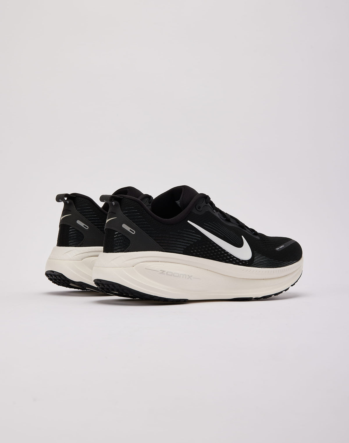 Nike Vomero 18 'Black'