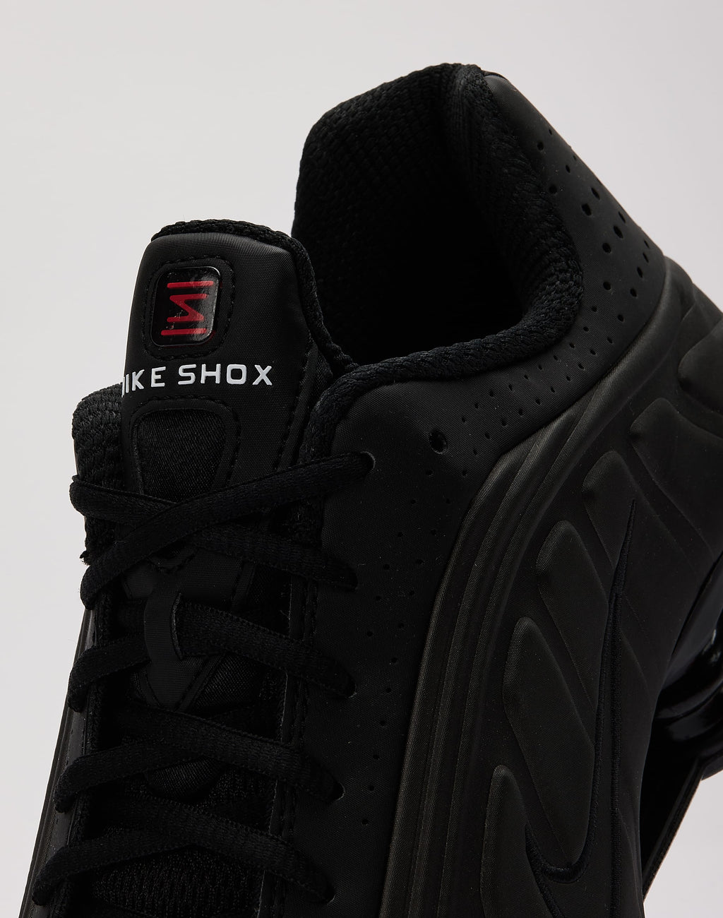 NIKE SHOX R4 BLACK
