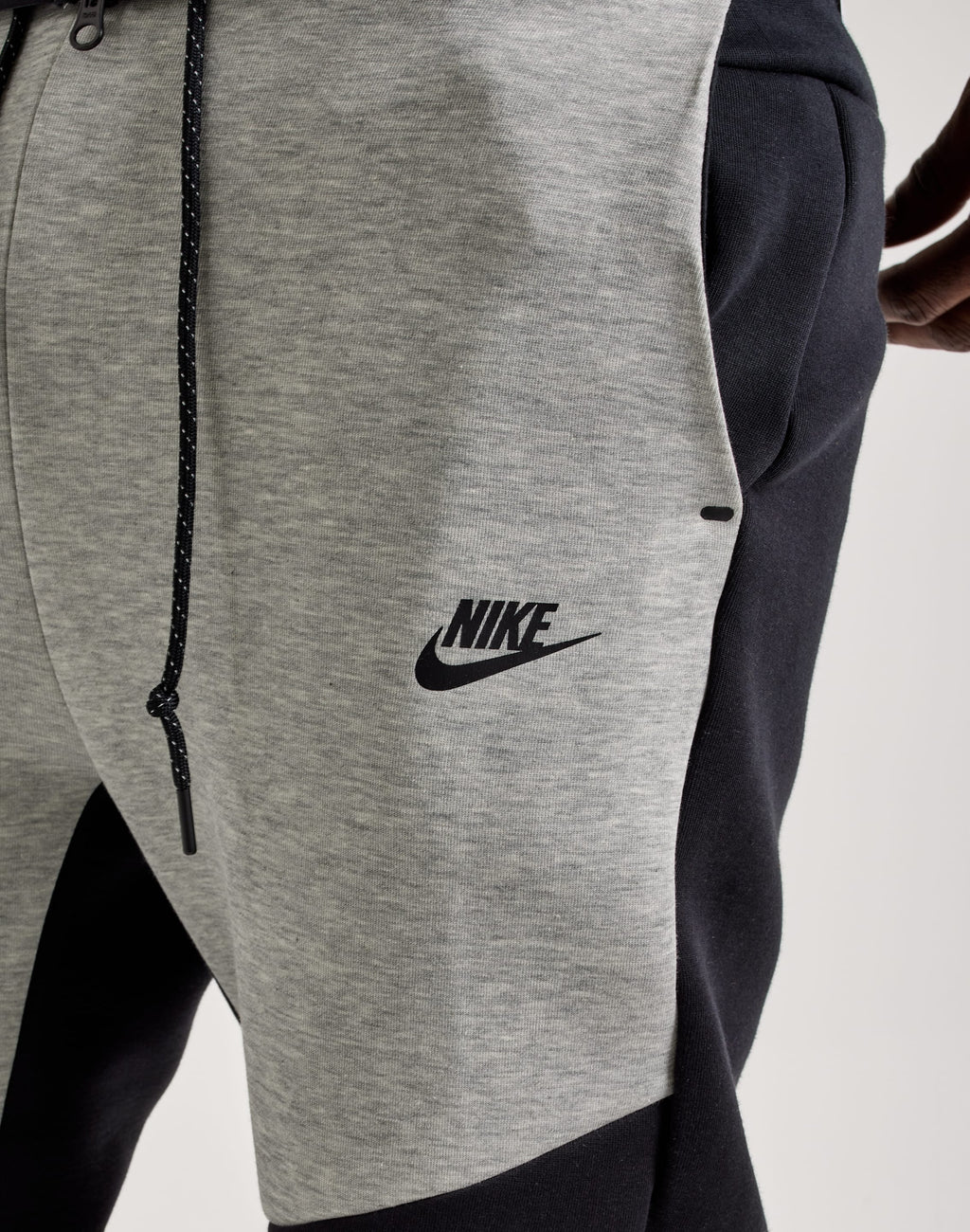 NIKE TECH FLEECE JOGGERS BLACK GREY