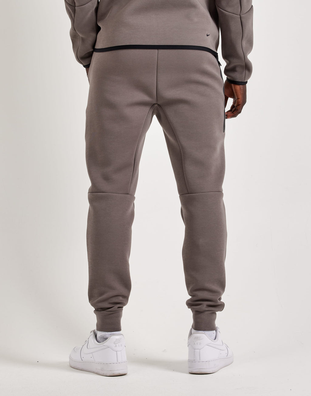 NIKE TECH FLEECE JOGGERS BROWN