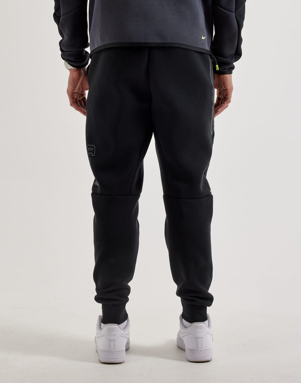 NIKE TECH FLEECE AIR MAX JOGGERS BLACK