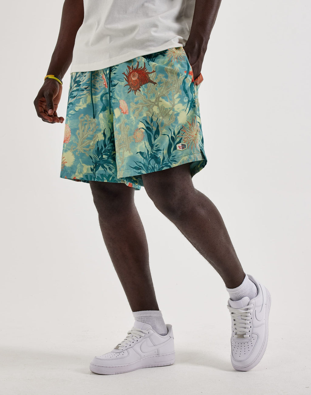 NIKE CLUB FLOW SHORTS LIGHT GREEN