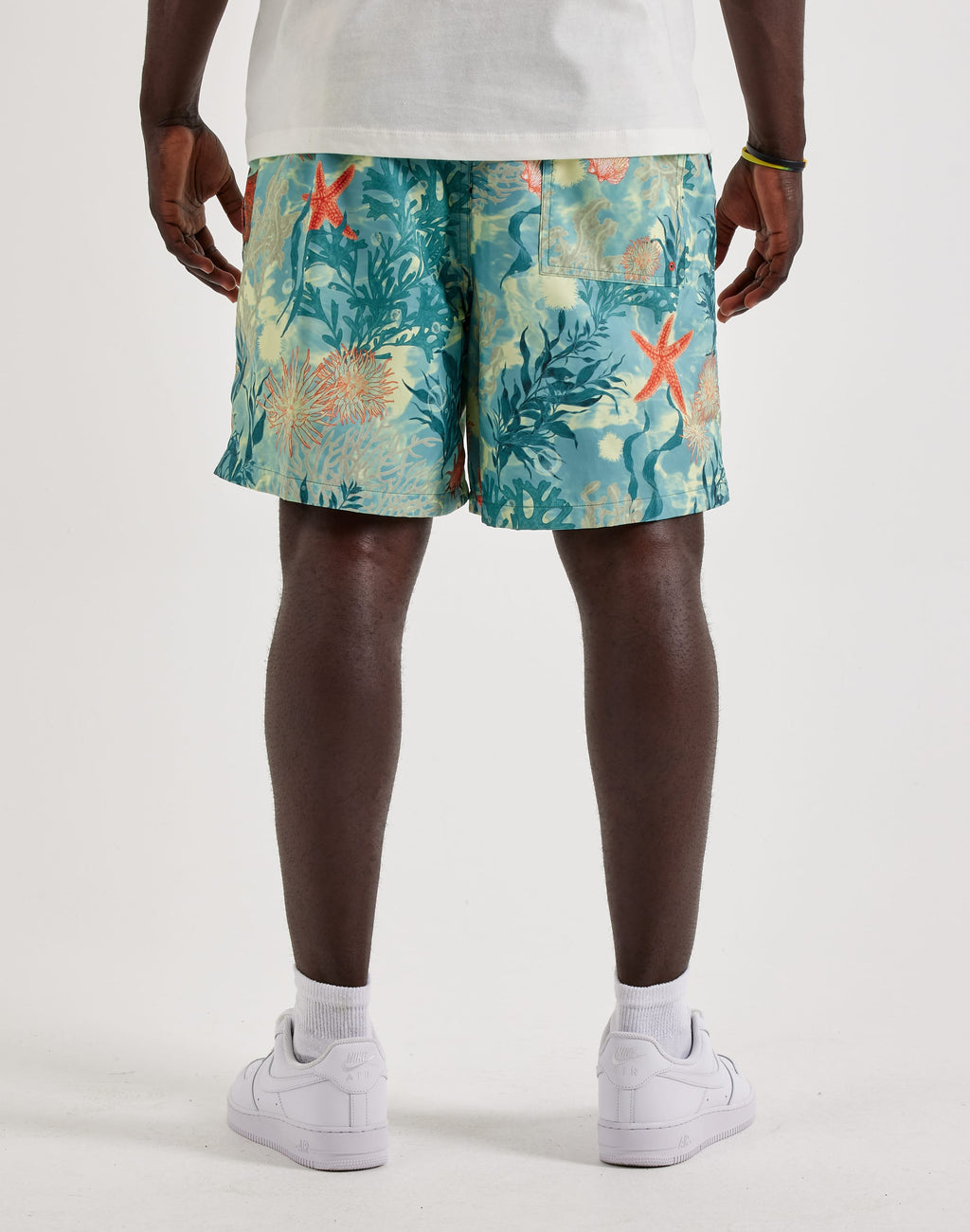 NIKE CLUB FLOW SHORTS LIGHT GREEN