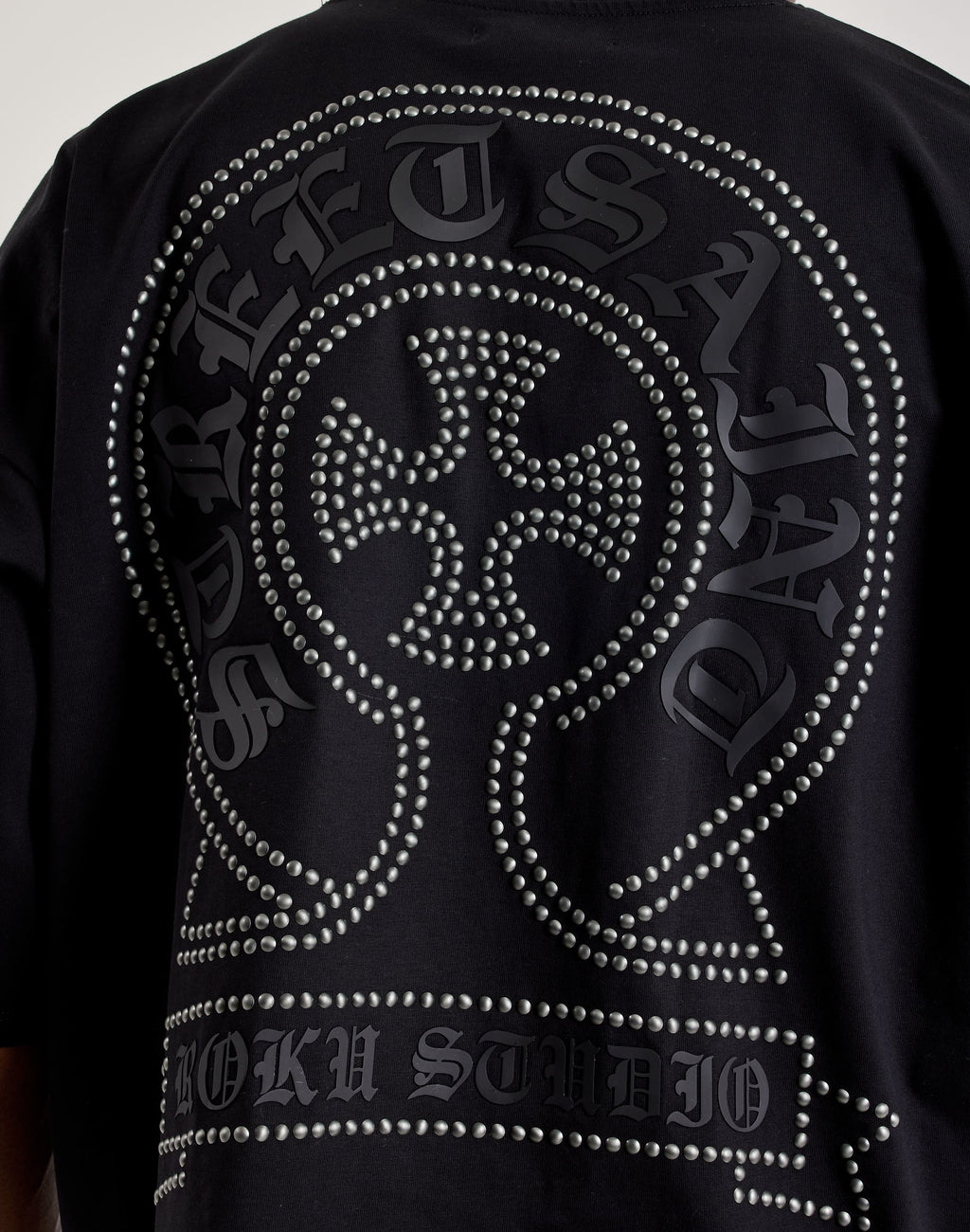 Roku Studio Saint Camisa